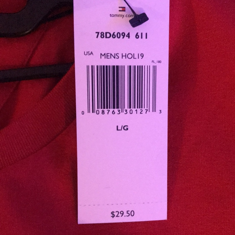 Red shirt - Picture 2 of 4